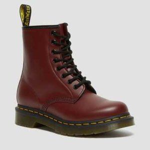 NWT Dr. Martens 1460 WOMEN'S Boot, 8, Cherry